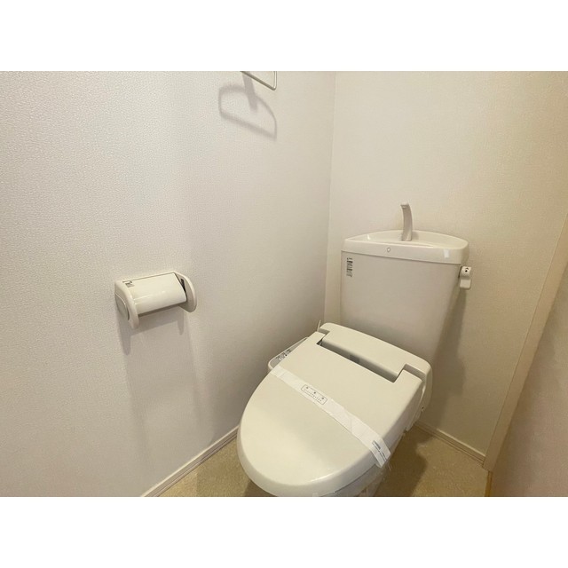 トイレ　別の部屋の参考写真です