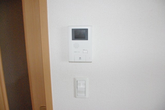 セキュリティ　モニター付きインターホン