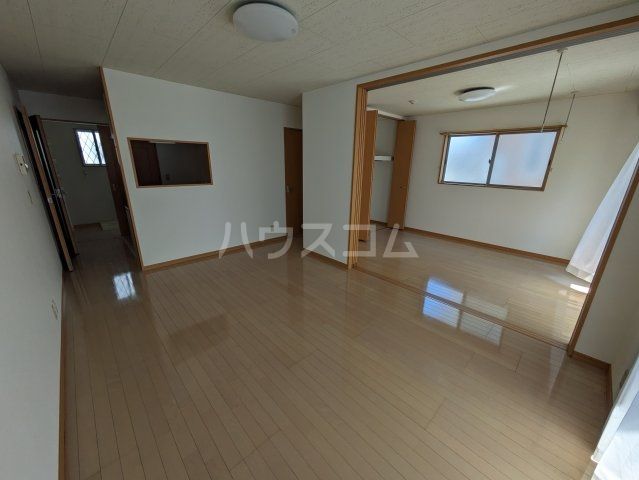 フレックスイヌイの居間写真