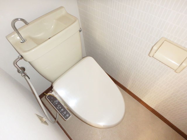 トイレ　温水洗浄便座つき！（イメージ）