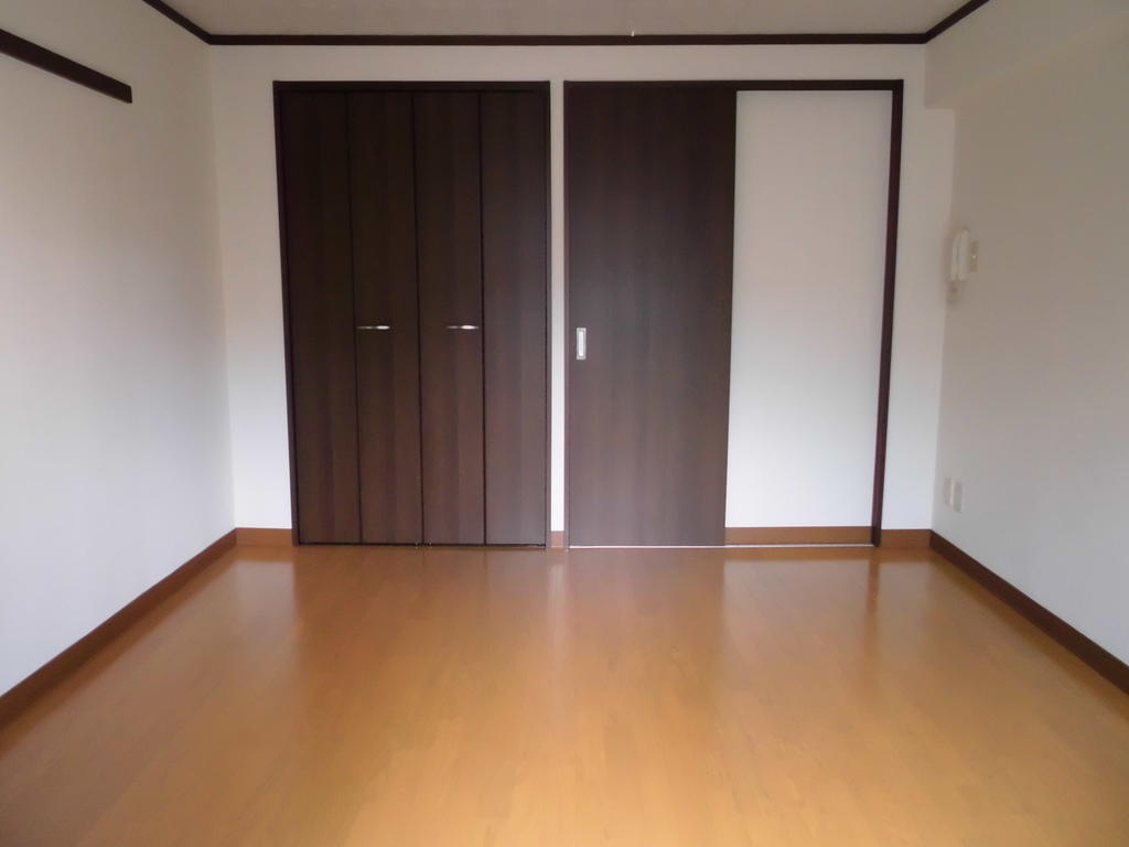 グロースベルグ_内装_0