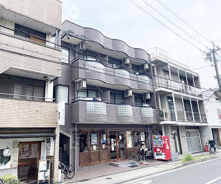 京都市中京区壬生東高田町のマンションの建物外観