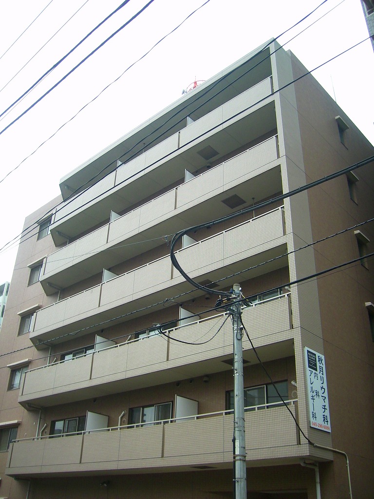 横浜市西区南幸のマンションの建物外観