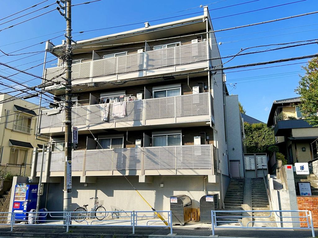 横浜市青葉区つつじが丘のマンションの建物外観