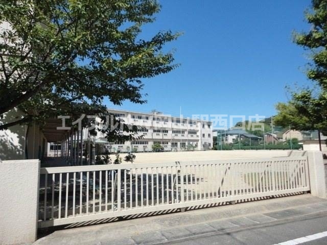 【ハアラン内山下の小学校】