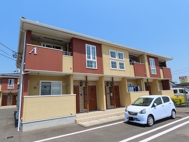 【本巣市政田のアパートの建物外観】