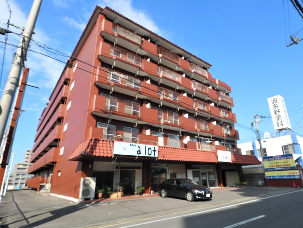 高松市太田下町のマンションの建物外観