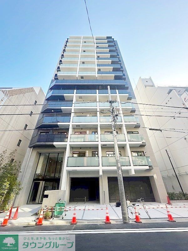 【千代田区岩本町のマンションの建物外観】