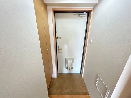 玄関　※別部屋の写真です