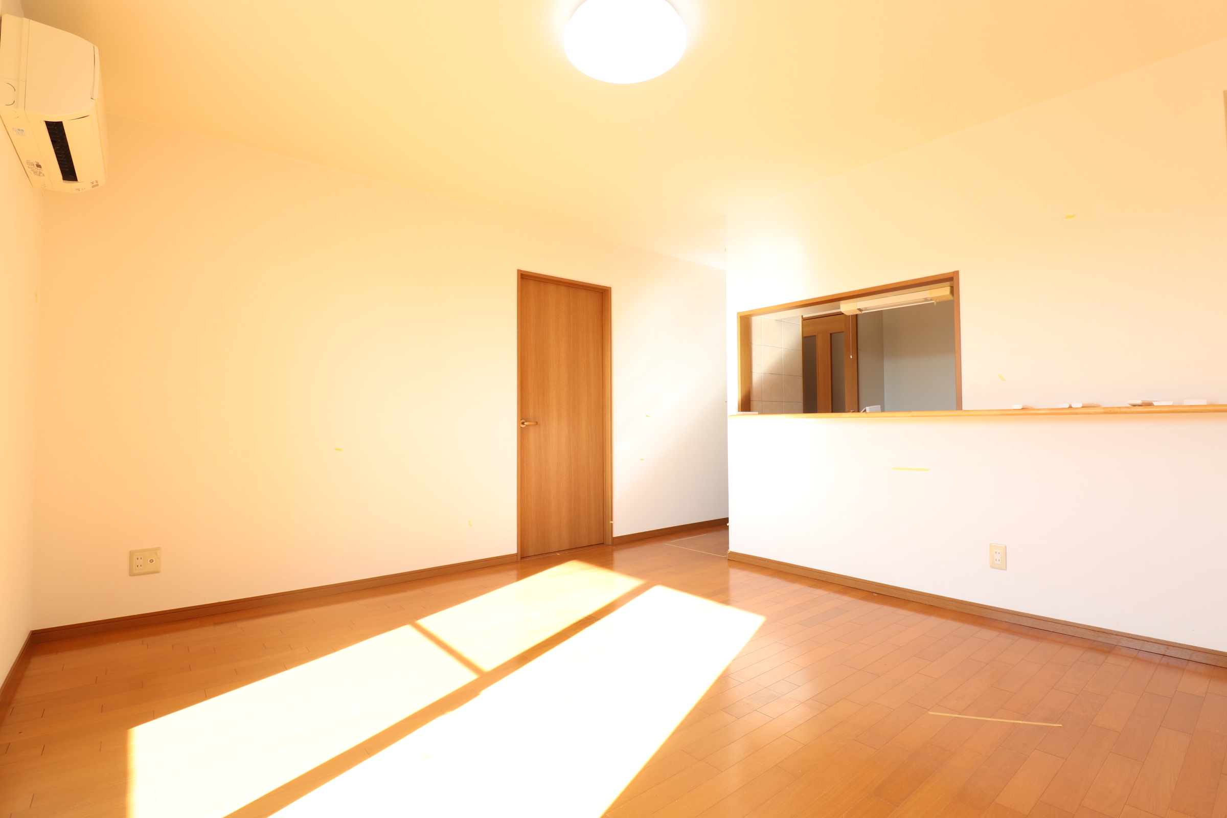 居室・リビング　日当たりの良いリビングです♪