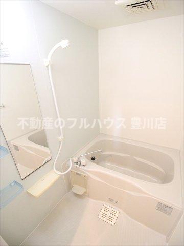 バス・シャワールーム　写真は別室・反転タイプ