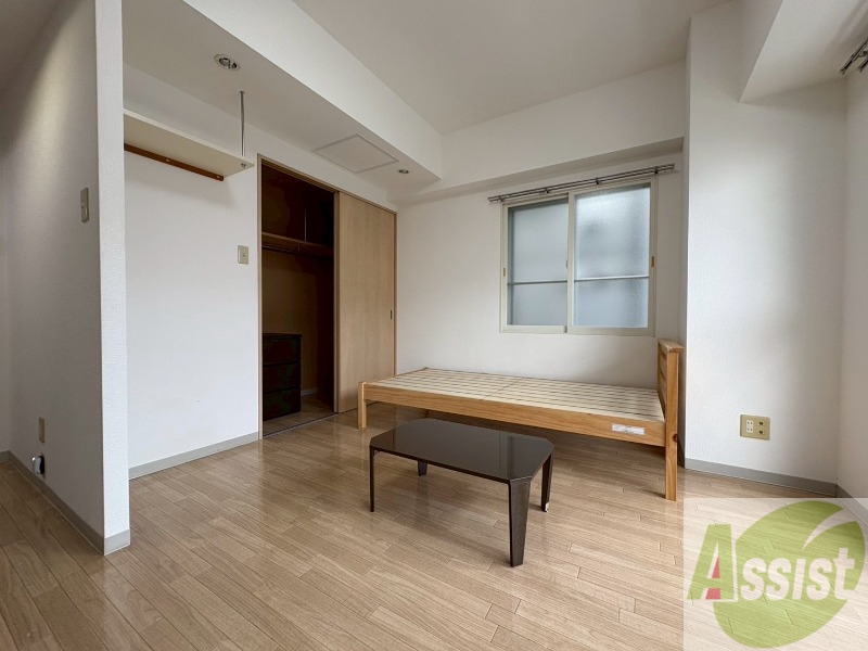 その他部屋・スペース　こちらのお部屋は光が差し込む、温かみのあるお部屋です。