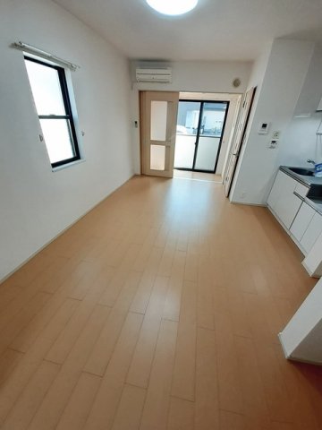 居室・リビング　居間です