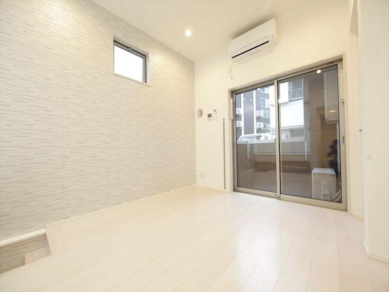 バルコニー　ＤＫ6.6帖　エアコン完備　バルコニー　同仕様写真