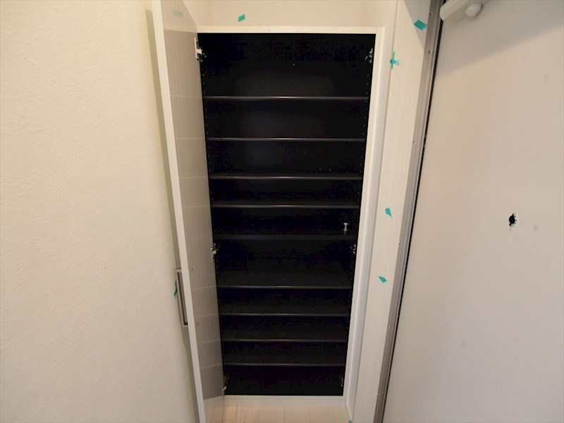 玄関　玄関　シューズボックス付（収納充実してます）　同仕様写真