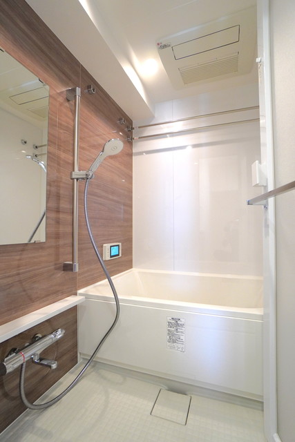 バス・シャワールーム　※写真は同タイプ住戸です。