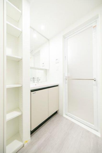 洗面設備　※写真は同タイプ住戸です。
