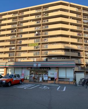 コンビニ　セブンイレブン 千鳥橋店（コンビニ）まで16m