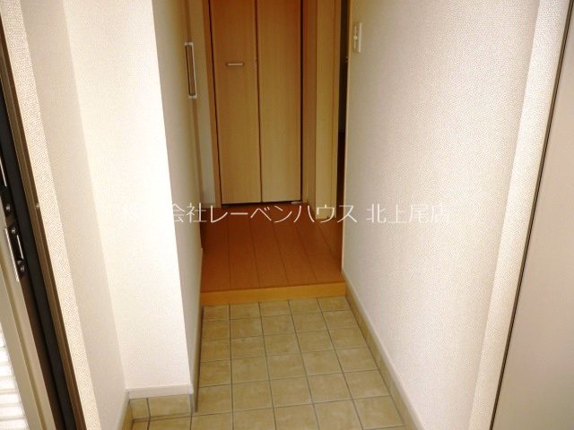 玄関　お部屋探しはレーベンハウス北上尾店です