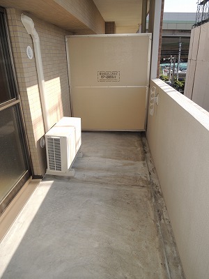バルコニー　※別号室の参考写真になります。