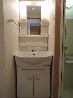 洗面設備　独立洗面台※別号室の参考写真になります。