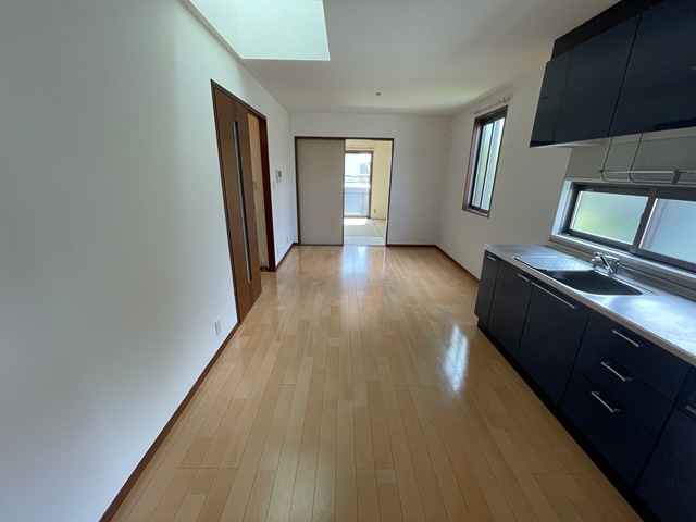 芦屋月若町メゾネットの居間写真
