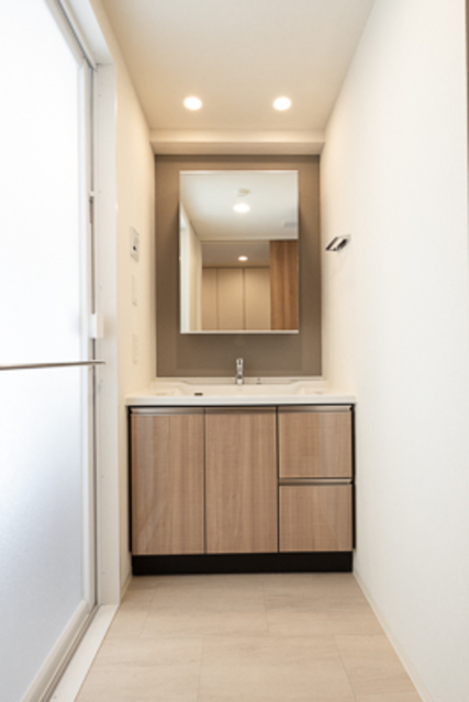 洗面設備　※写真は同タイプ住戸です。