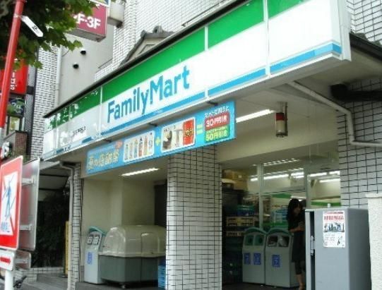 コンビニ　ファミリーマート（コンビニ）まで294m