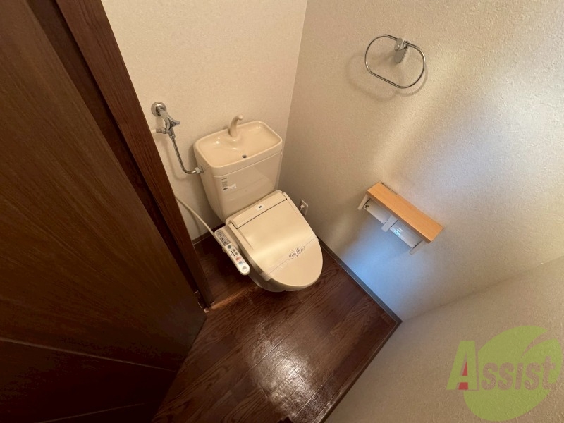 トイレ　ウォシュレット機能がついたトイレ。安心して使用できますね。