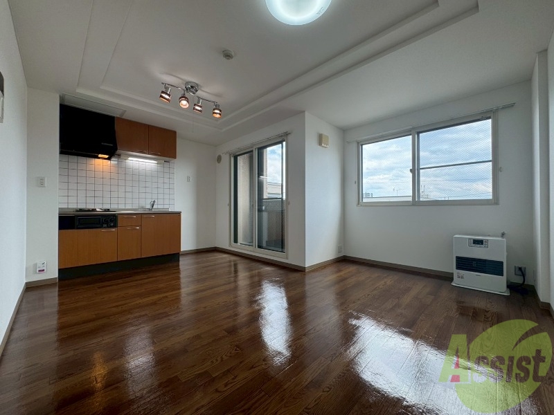 居室・リビング　広くてキレイなお部屋が広がっていて、充実した生活が送れそう。