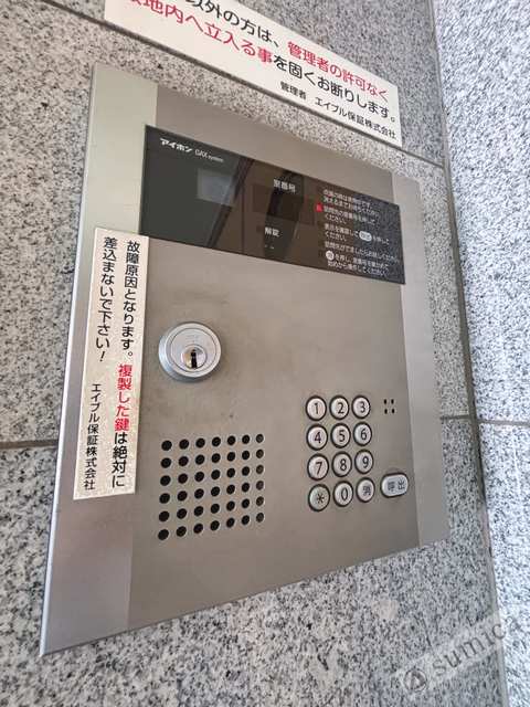 エントランス　オートロックで部外者はシャットアウト♪♪