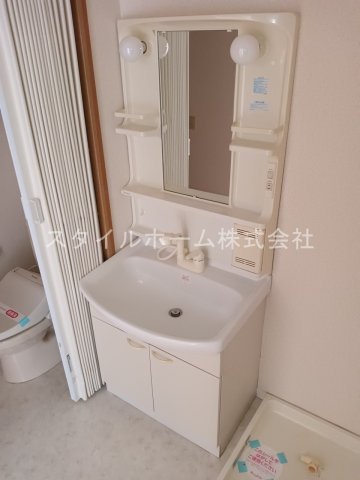 洗面設備　別部屋写真です。