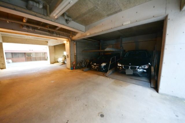 駐車場　駐車場