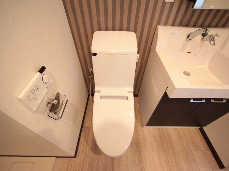 地下鉄名城線 東別院駅 徒歩8分 10階建 築18年のトイレ写真