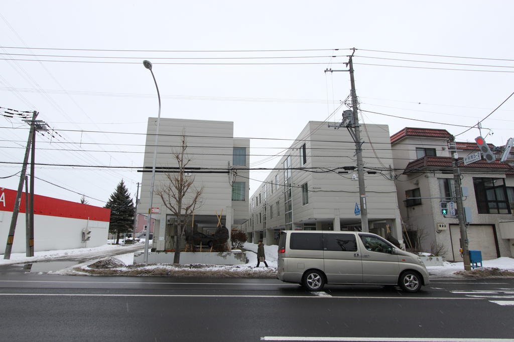 【札幌市手稲区新発寒五条のアパートの建物外観】