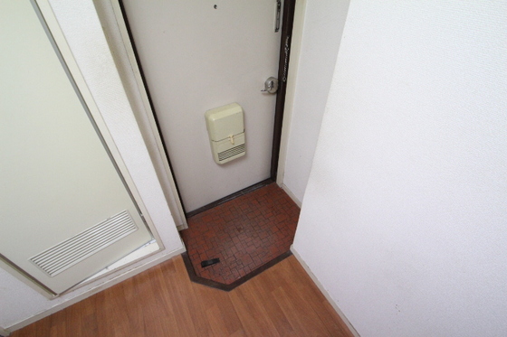 玄関　※別部屋の写真です