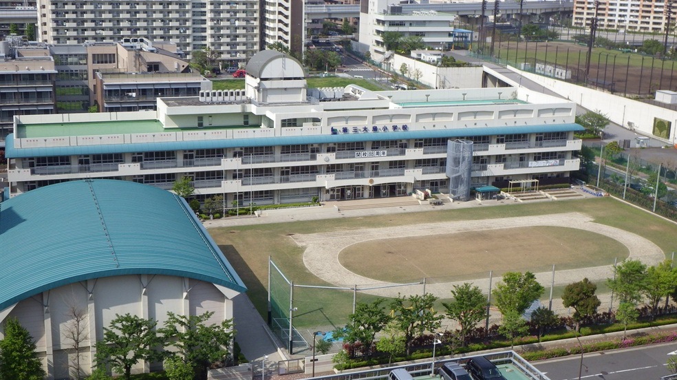 【江戸川区平井のマンションの小学校】