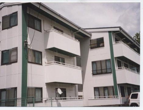 宇和島市和霊町のマンションの建物外観