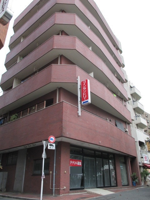 岡芳本店ビルの建物外観
