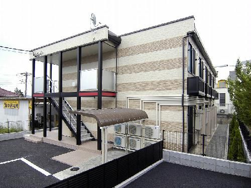 小田原市府川のアパートの建物外観