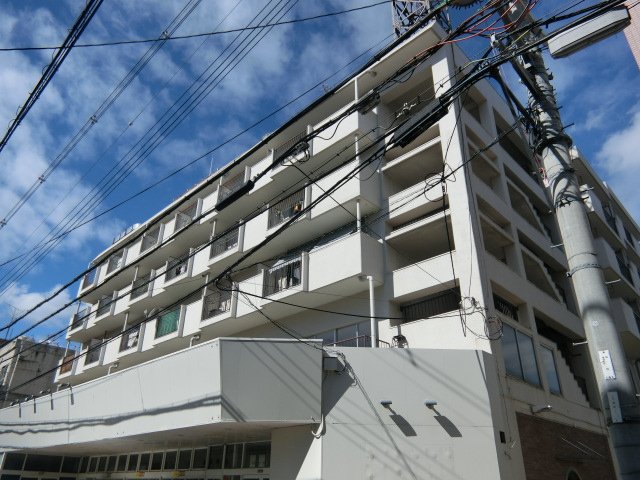 山崎第7マンションの建物外観