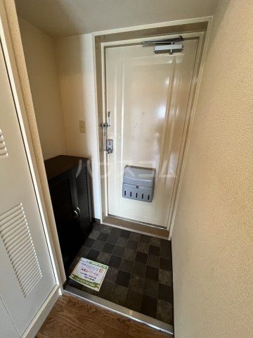 【名古屋市中村区大宮町のマンションの玄関】