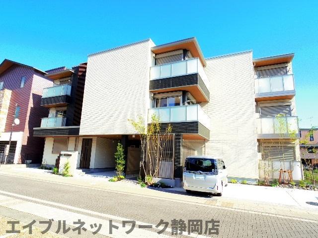 静岡市葵区長沼南のマンションの建物外観