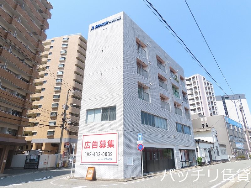 福岡市博多区博多駅前のマンションの建物外観