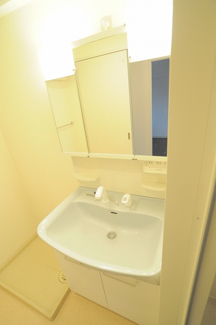 洗面設備　※別部屋参考写真です