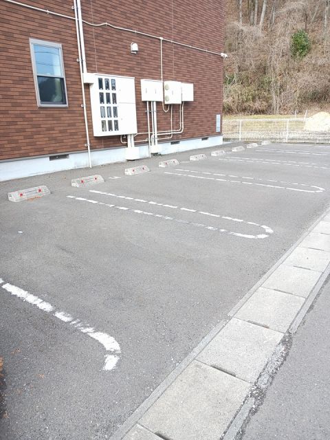 【田村市船引町船引のアパートの駐車場】