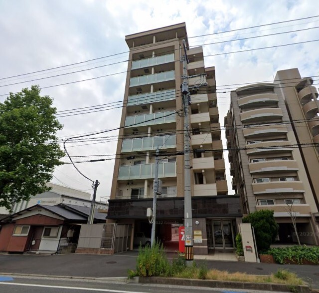 【北九州市小倉南区下曽根のマンションの建物外観】