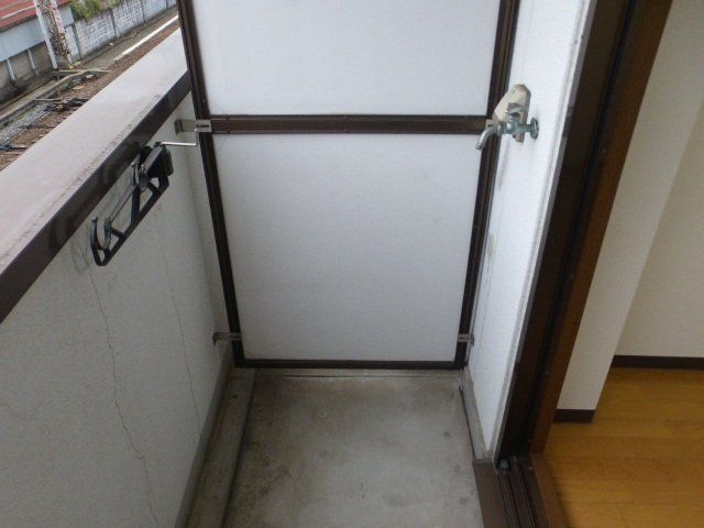 【八尾市西山本町のマンションのバルコニー】