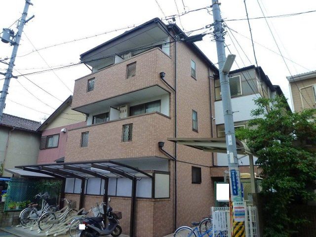 八尾市西山本町のマンションの建物外観