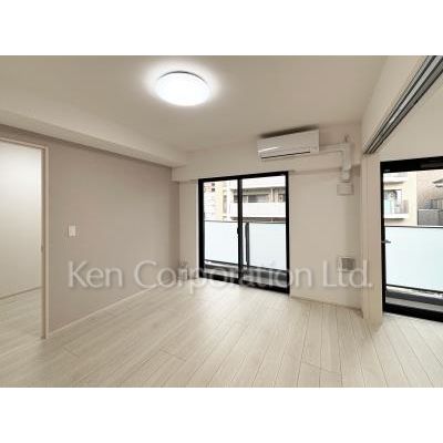 居室・リビング　同タイプ4階のお部屋を撮影。仕様が異なることがあります。